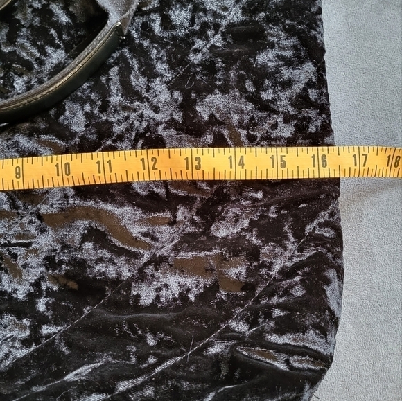 VS Crushed Velvet Tote Bag - Picture 10 of 10